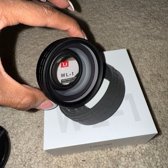 Ulanzi Wide Angle Lens - Picture 3 of 4